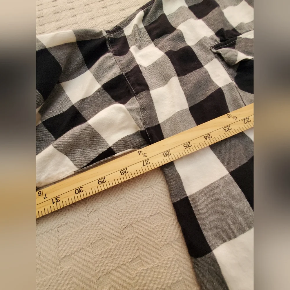 Old Navy Black & White Buffalo Plaid Boyfriend Popover Flannel Shirt - Picture 10 of 11